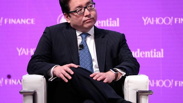3 reasons why the S&P 500 is set to rise at least 11% in 2022, according to Fundstrat's Tom Lee