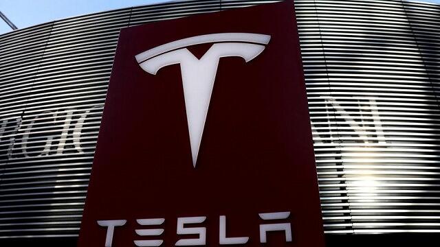 Tesla delays over $1 billion bond sale backed by auto leases - Bloomberg News
