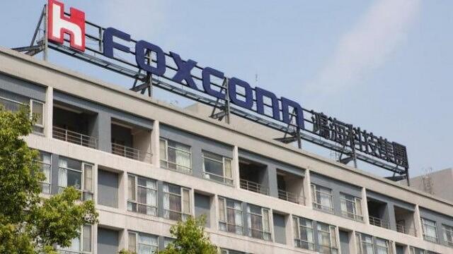 Apple Supplier Foxconn Partially Reopens Factories Hit by COVID-19 Lockdown